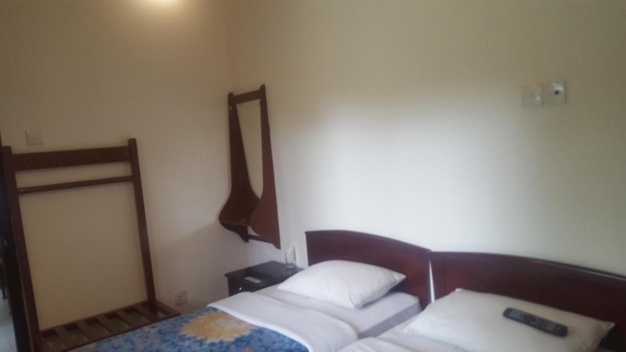 נוארה אליה New Tour Inn מראה חיצוני תמונה