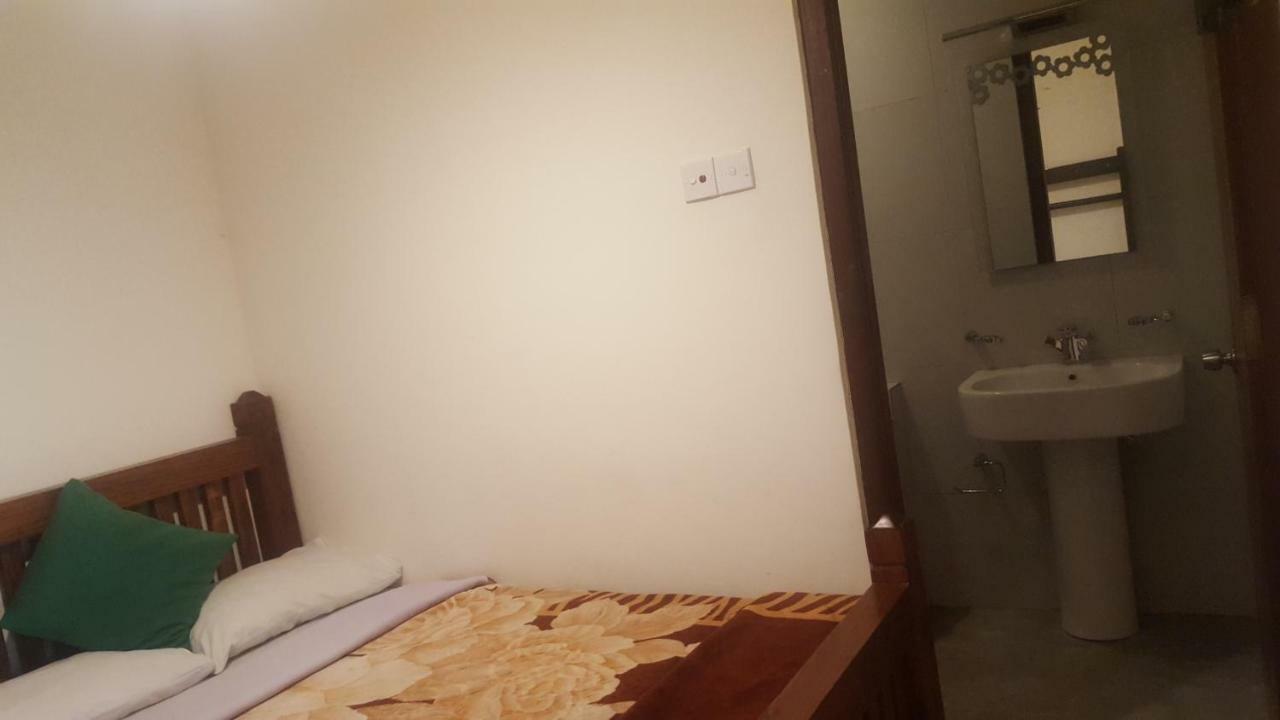 נוארה אליה New Tour Inn מראה חיצוני תמונה