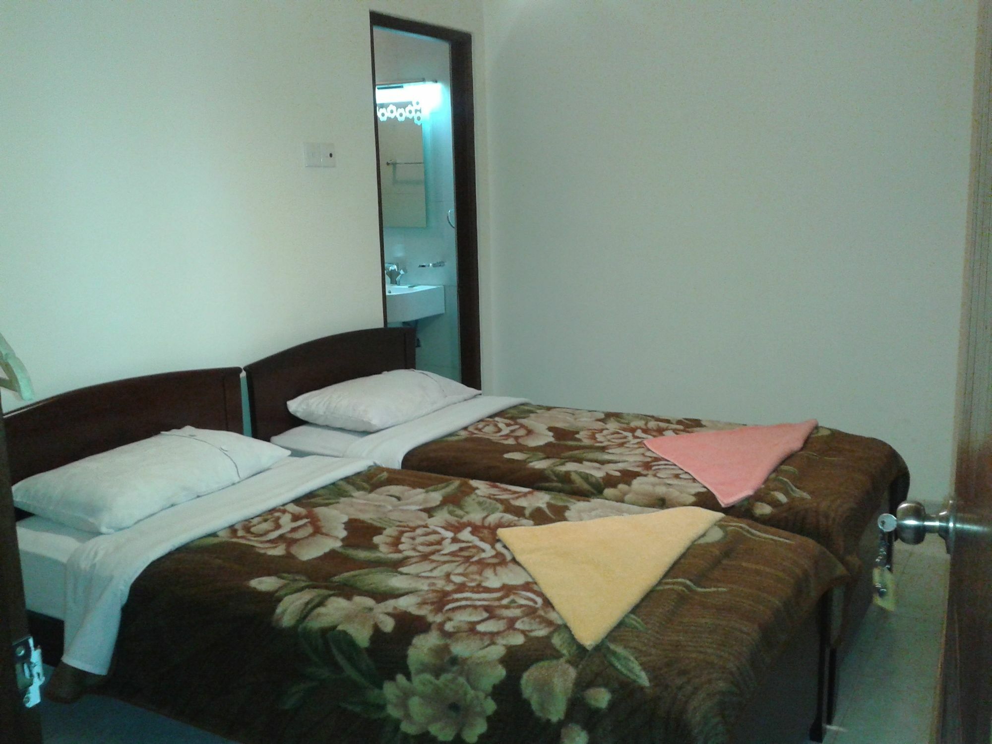 נוארה אליה New Tour Inn מראה חיצוני תמונה